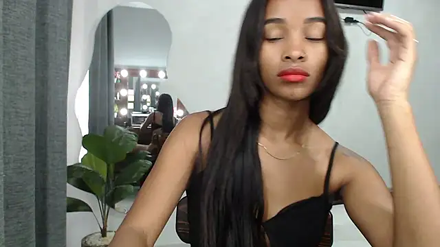 Stripchat sex cam makedreyasmilee