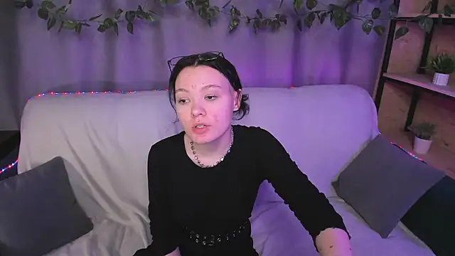 Stripchat sex cam LilyRiveraaa