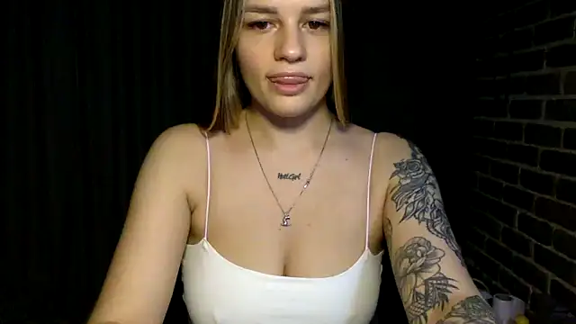 Stripchat sex cam miamoori